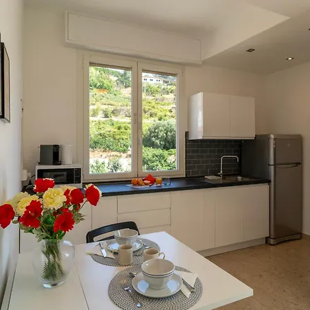 Guesthost - Lovely Sea View With Terrace And Balcony 아파트 Poggio (Imperia)