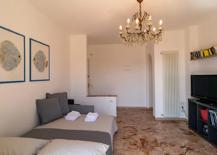 Guesthost - Lovely Sea View With Terrace And Balcony