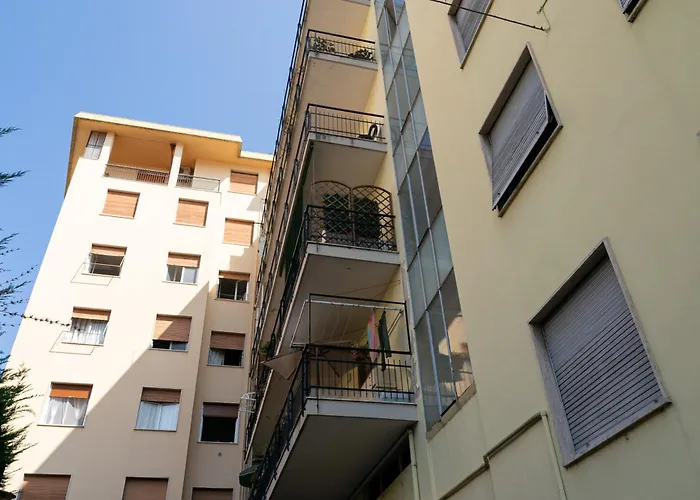 Guesthost - Lovely Sea View With Terrace And Balcony Apartment